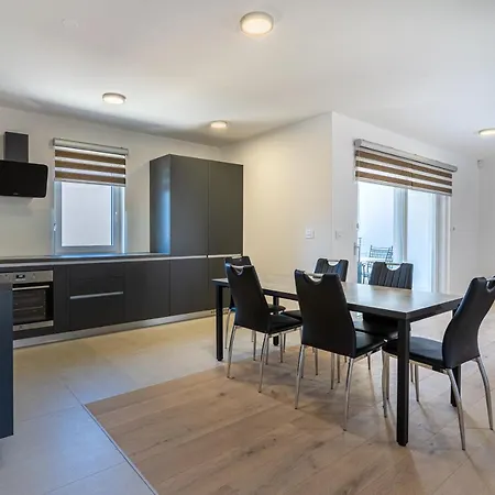 Island Deluxe Cres