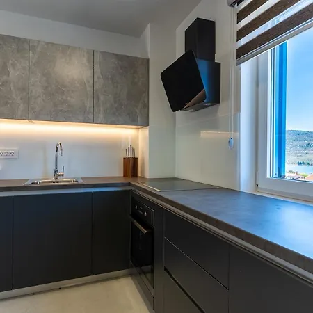 Island Deluxe * Cres