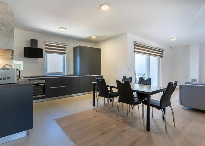 Island Deluxe Cres